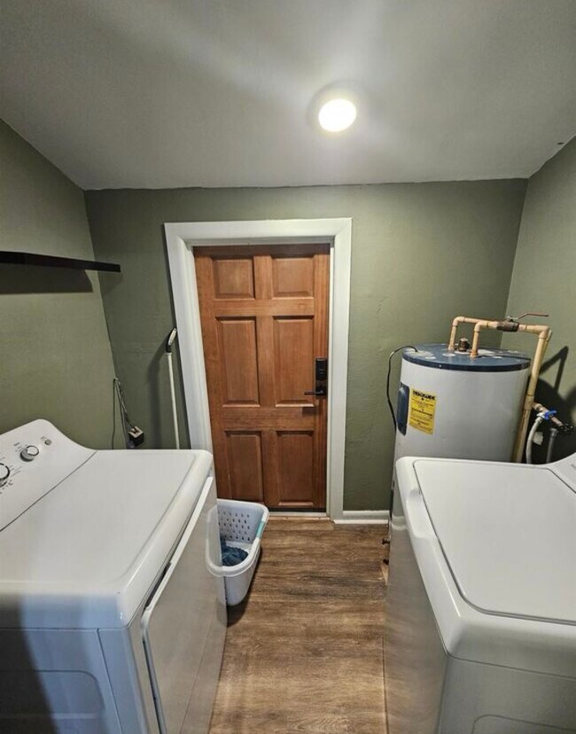 Foto del edificio - 4321 Arlington Ct NW