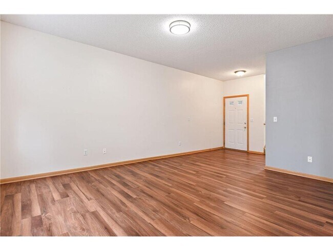 Foto del edificio - 2 BR/3 BA Townhome in Lakeville!