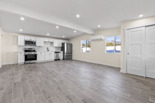 Building Photo - 4541 S 18th Ave