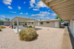 Foto principal - 3949 E Earll Dr