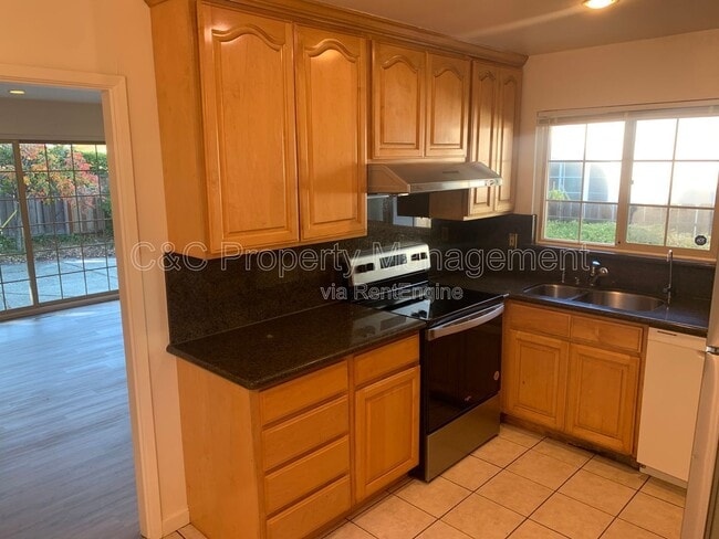 Building Photo - 1699 S Blaney Ave