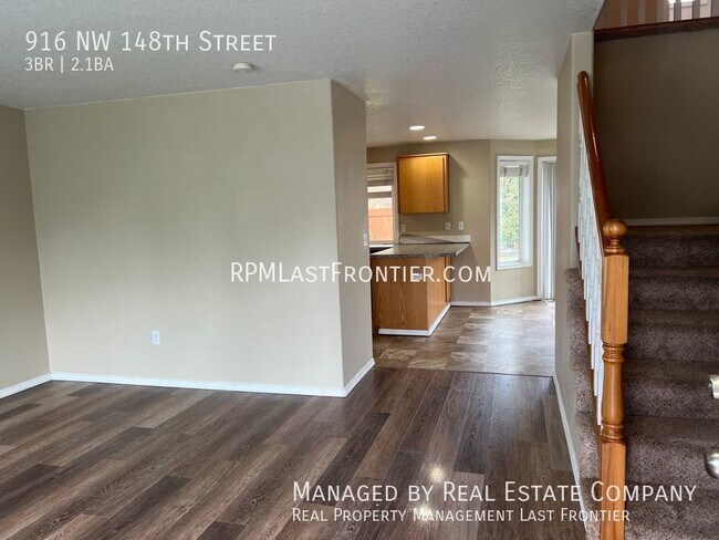 Building Photo - We are getting new photos for this listing...