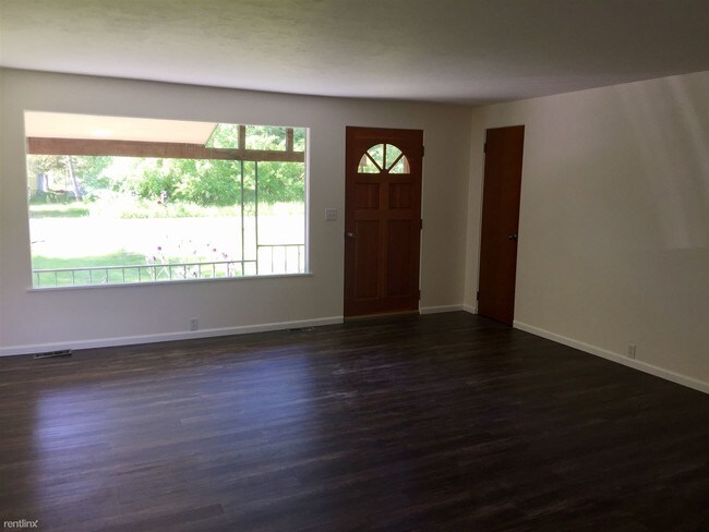 Building Photo - 3 br, 2 bath House - 730 W 3rd St