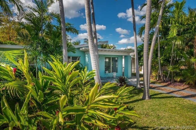 Building Photo - 1119 N M St