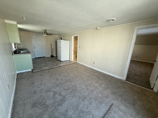 Building Photo - 13 F St