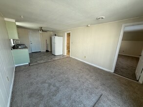 Building Photo - 13 F St