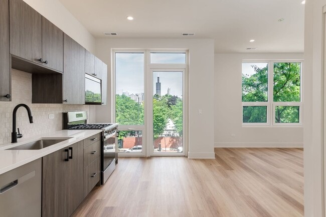 Interior Photo - Ashland224