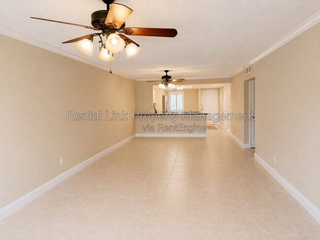 Building Photo - 2264 Winkler Ave