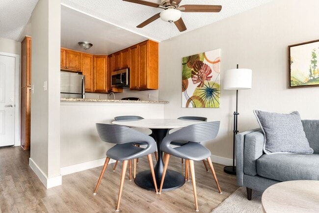 Building Photo - Woodland Trio Apartments