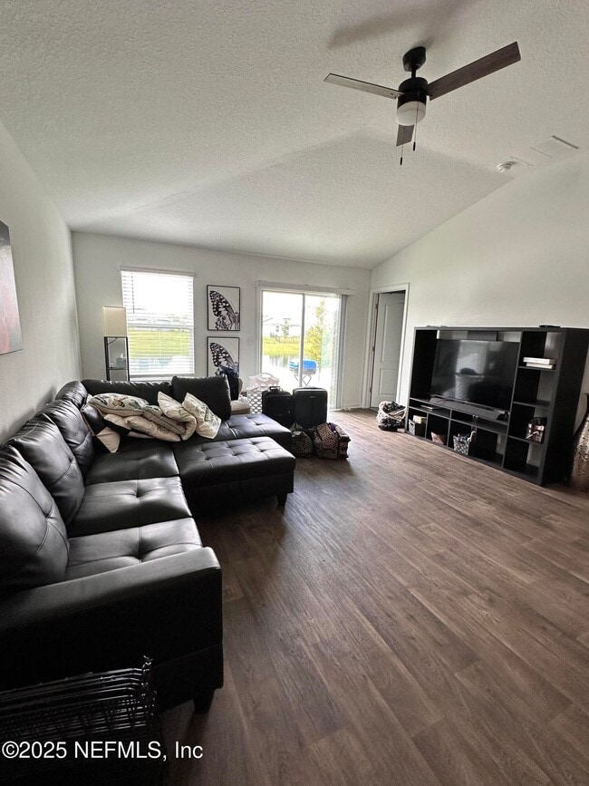 Foto del edificio - 2769 Oak Stream Dr