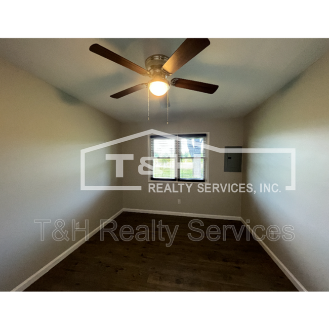 Foto del edificio - 2924 S County Rd 1050 E