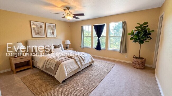 Foto del edificio - 3 Bed/2.5 Bath Home with Fenced Yard & Garage / Pet-Friendly / Available Now!