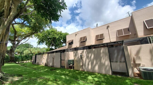 Foto del edificio - 12266 NW 10th St