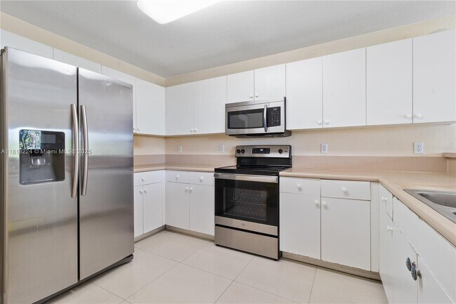 Building Photo - 11102 NW 83rd St