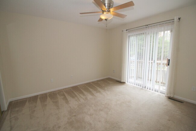 Building Photo - 7 Glenrock
