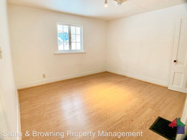 Building Photo - 300 Elm St