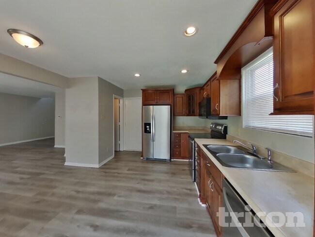 Building Photo - 7629 Mansfield Way