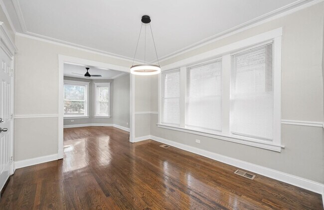 Building Photo - 7548 S Harvard Ave