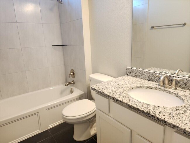 Foto del edificio - 3750 E Palm Valley Blvd