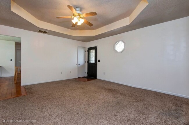 Building Photo - 4 bedrooms / 2 bathrooms / Privacy Fence /...