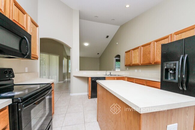 Building Photo - 2628 Palomar Ave SE