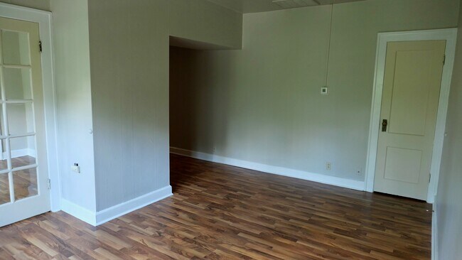 Living Room - 4901 Washington Blvd