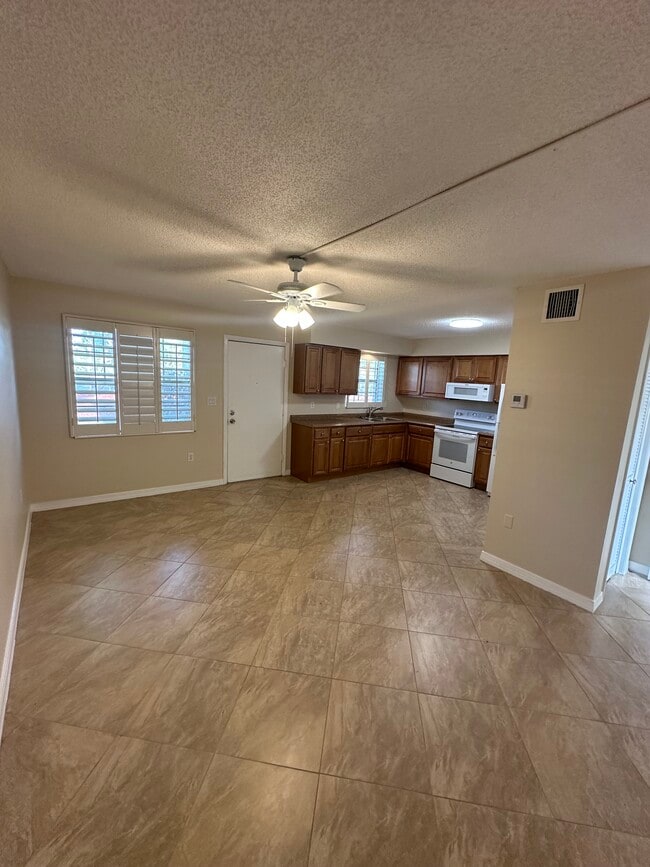 Building Photo - Poinciana Apartments