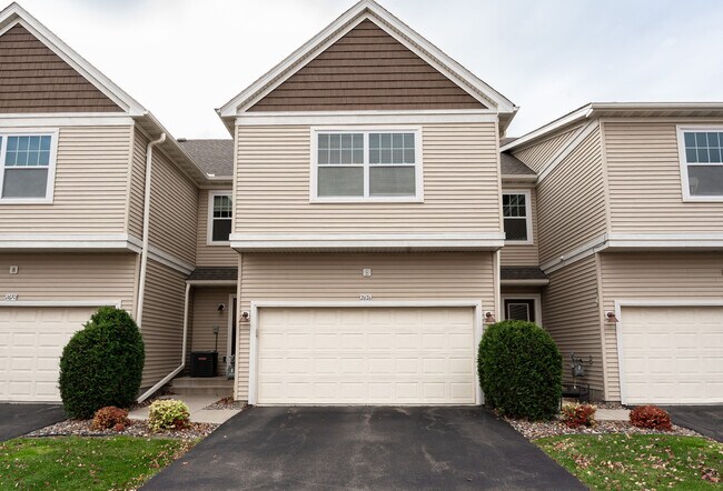 Cochera - 2676 133rd St W