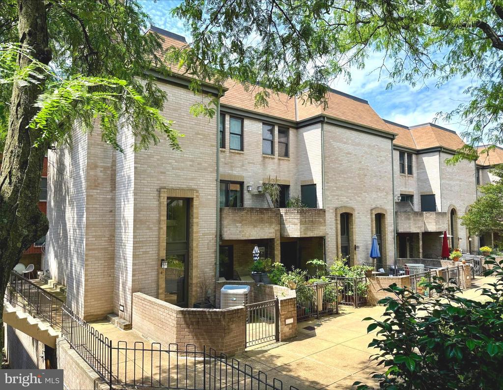Foto principal - 1325 13th St NW