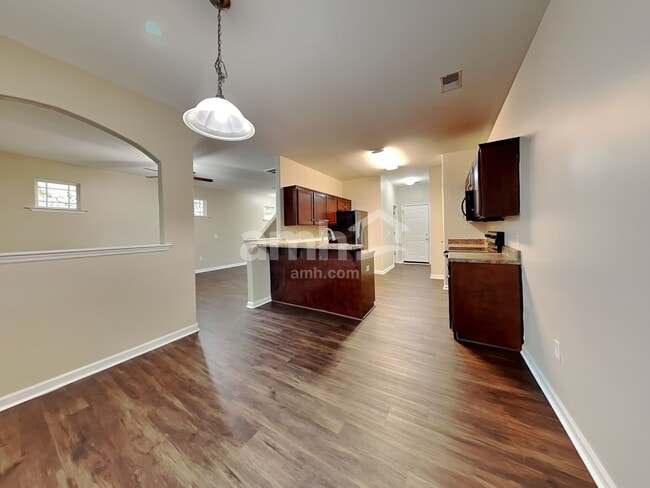 Building Photo - 60 Summer Hill Way