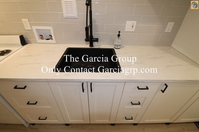 Building Photo - 1010 NE 153rd Ave