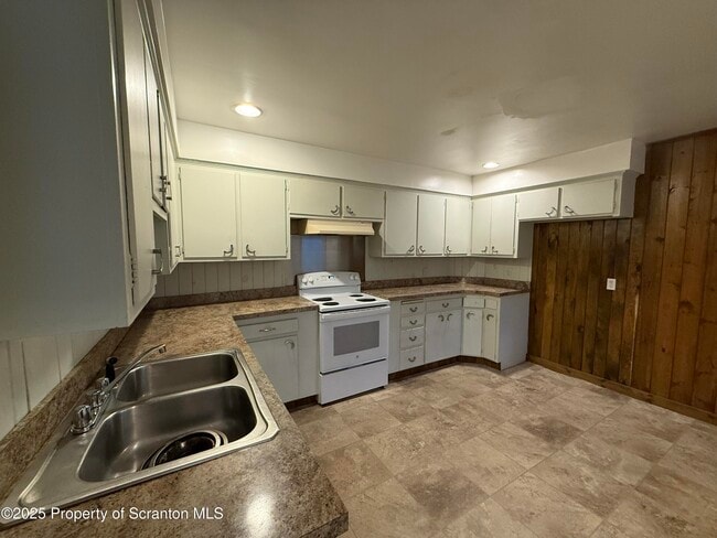 Building Photo - 457 Madison Ave