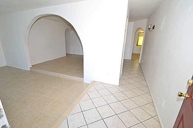 Foto del edificio - 6941 W Vermont Ave