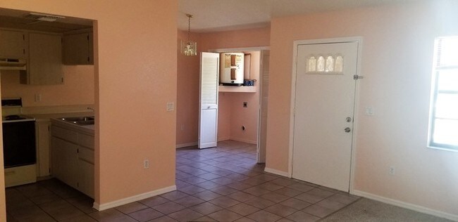 Foto del edificio - 4400 Millwood Rd