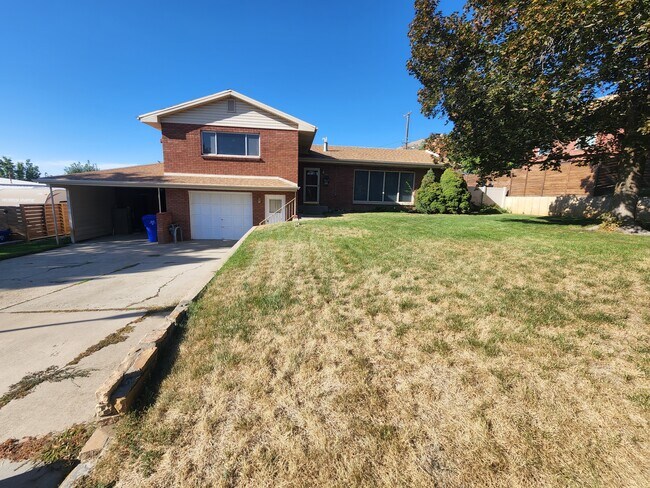 Photo - 805 E 1050 N House