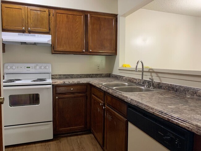 Building Photo - 8231 Bayou Fountain Ave