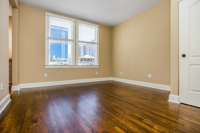 Building Photo - 350 Gough St