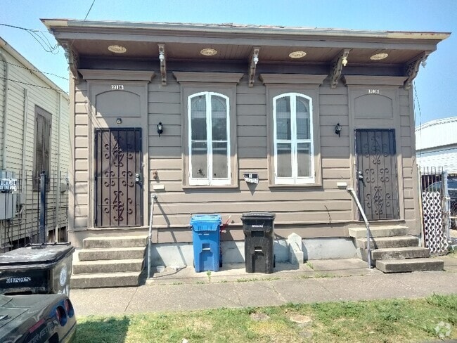 Building Photo - 2116 Conti St