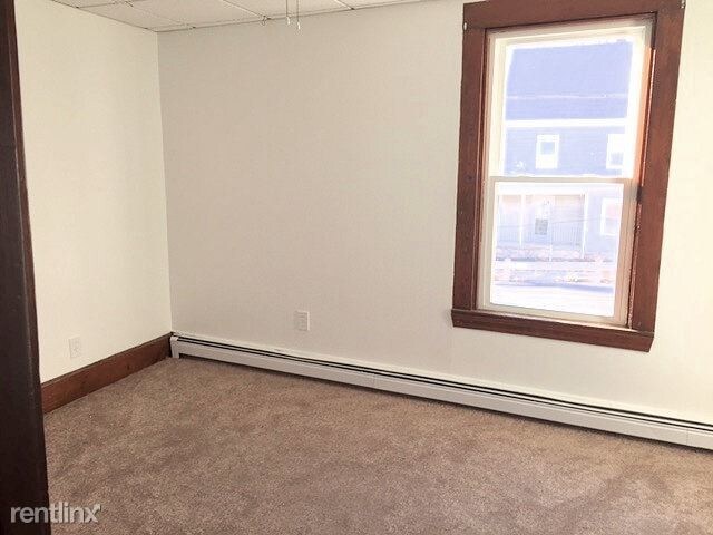 Building Photo - 3 br, 1.5 bath  - 780 Broad St