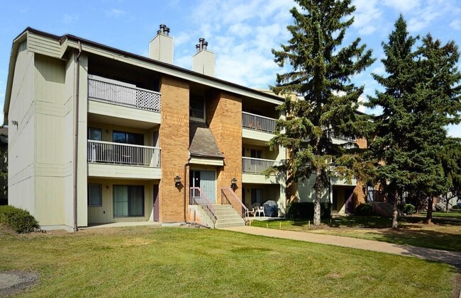 Building Photo - Hermitage Village Apartments