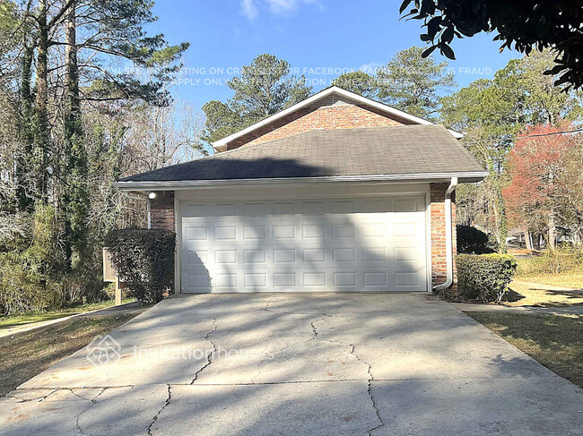 Building Photo - 3240 Wakefield Dr