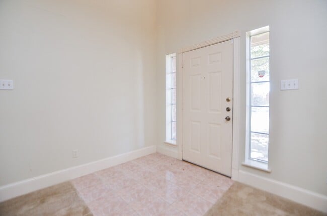 Building Photo - 21210 Woodland Green Dr