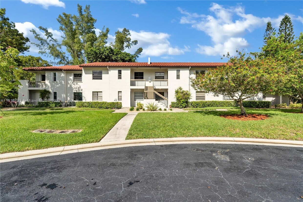 9205 Pecky Cypress Ln Unit 8D, Boca Raton, FL 33428 Condo for Rent in