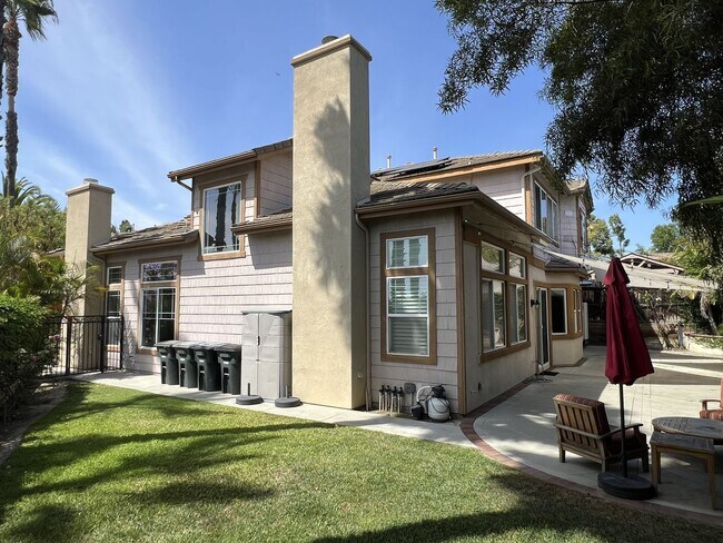 Foto del edificio - Amazingly Remodeled 4 Bed 4 Bath Luxury Home in North Orange with Solar!
