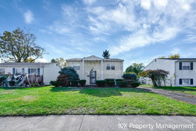 Building Photo - 907 Higbee Dr N