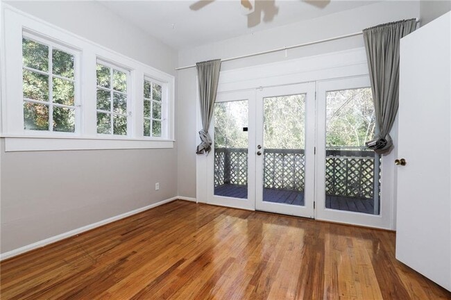 Foto del edificio - 920 Greenwood Ave NE