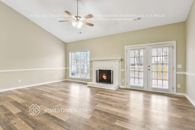 Foto del edificio - 7030 Daerwood Pl