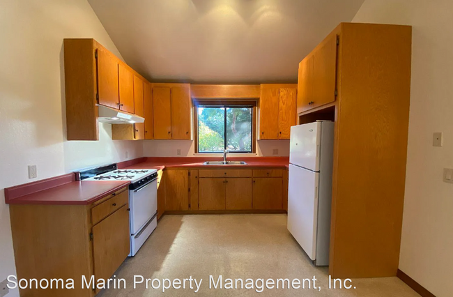 Foto del edificio - 1 br, 1 bath House - 4448 Roblar Rd