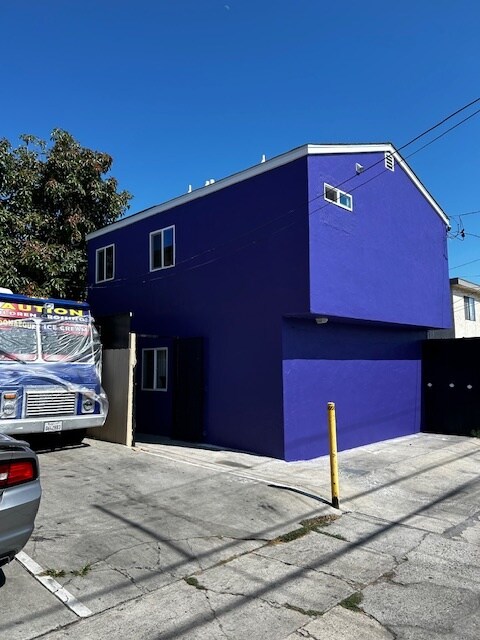 Building Photo - 3672 Van Dyke Ave