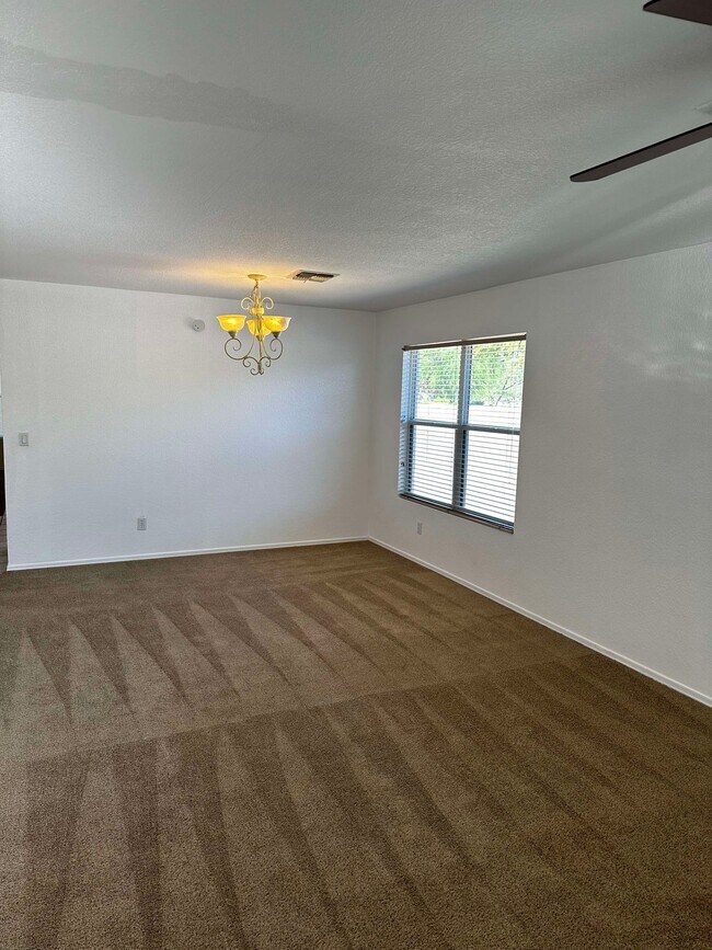 Foto del edificio - 13735 E Shadow Pines Ln